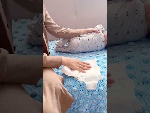 طريقة لبس حفاضات الاطفال معلومة ع الماشى تلبيس البامبرز للاطفال انستقرام تيك توك فيسبوك