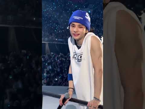 هيونجين يدور على البنت صاحبة الصوت تنادي هيونجين Hyunjin Straykids Stay ستراي كيدز هيونجين هيونجين يدور على البنت صاحبة الصوت تنادي هيونجين Hyunjin Straykids Stay ستراي كيدز هيونجين