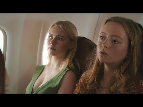 بركان بينفجر على جزيرة سياحية وبيعمل موجة توسونامى عملاقة بتدمر كل شيء حتى الطائرات بتسقط بركان بينفجر على جزيرة سياحية وبيعمل موجة توسونامى عملاقة بتدمر كل شيء حتى الطائرات بتسقط