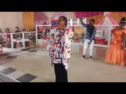 NEEMA SIMON AKIIMBA WIMBO WA PUNGUZA LAWAMA LIVE KUTOKA KANISA LA PHAMT TUNDUMA NEEMA SIMON AKIIMBA WIMBO WA PUNGUZA LAWAMA LIVE KUTOKA KANISA LA PHAMT TUNDUMA