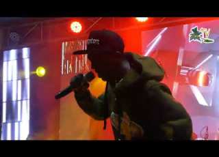 KUFURU CHEKI BALAA LA MOPA LEE FIDO VATO NA NIGGA C KWENYE JUKWAA LA UZINDUZI WA ALBAMU YA CHABA