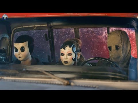 كل يوم يختارو بيت عشوائي يدخلوه ويخلصو علي سكانه لحد لما بتحصل الكارثه ملخص ثلاثية The Strangers