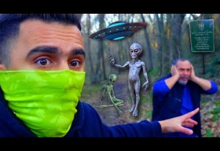 عثرت على كائن فضائي يطارد عجوز في الغابة