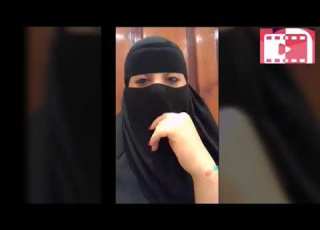 سعوديه تفتخر بفضيحتها بانها اخذت 3 خيوط محترمة ونامت نوم العساكر