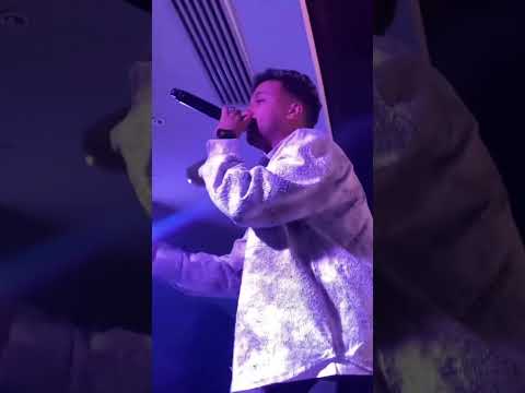 واقف قدامكم بطولي عصام صاصا