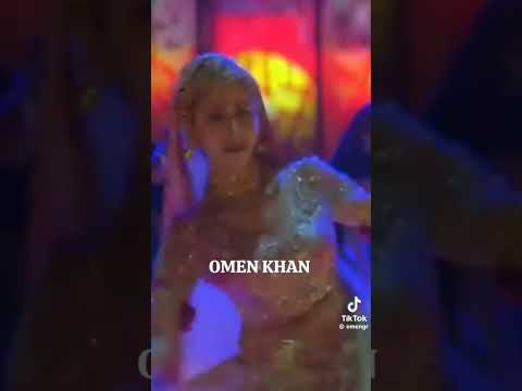 مغنى الاغنية كان في الفلم ضلم الحبيب واخد كل اموالها الى ان اضطرت ان تعمل راقصه ثم ينقذها اخر