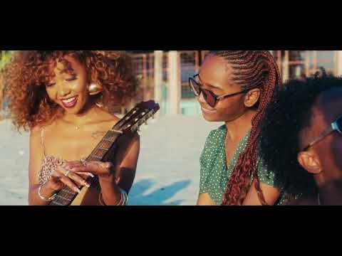 STELLA LYNCHA C EST PAS LA FIN DU MONDE CLIP OFFICIEL