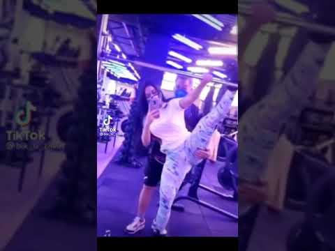 المدرب حط ايده بالمكان الحساس وهي مرتاحة شاهد للاخير شنو تسوي رئيكم بتصرفهم Shorts العراق بنات