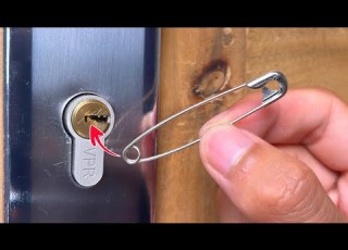 Emergency Door Unlock Without A Key Everyone Must Know This Safety Pin Trick