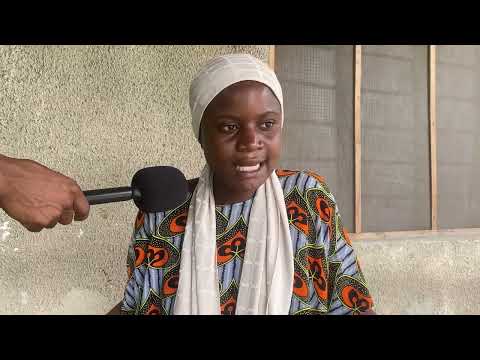 SIKUJUA KAMA BABA ANAPENDA MAMA ALIPOENDA KAZINI ALINIFATA BAFUNI AKANILAZIMISHA