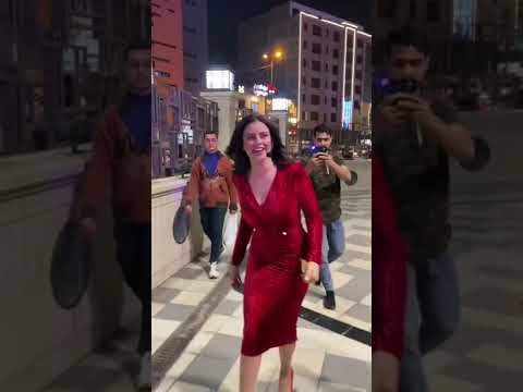 حضور الفنانة زهراء بن ميم في مهرجان كراند بيا في مول بغداد تصوير العراق مشاهير زهراء بن ميم