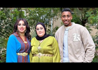 فيلم قصير كاتعدى على مرت والدها الكبير حيت زوج راسو و لكن ولدها الصغير فالأخير خرجات شويطينة