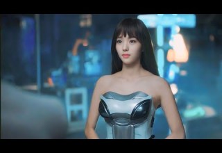 بنت فقيرة بتعمل نفسها إنسان آلى عشان تقدر تعيش مع شاب غنى بيخاف يلمس البشر