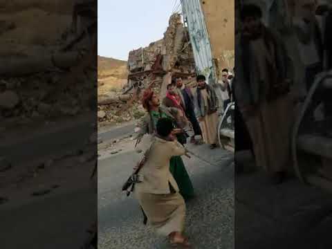 قبائل صعدة تجرد مشرف حوثي من سلاحه