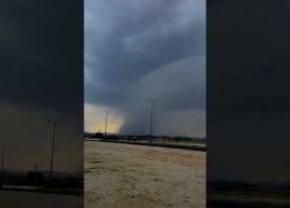 سحابة وامطار جاش تثليث شرق عسير عصر اليوم الثلاثاء ٢٨ أبريل ٢٠٢٦م