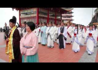  百人加冠加笄穿汉服行成人礼