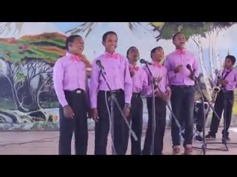 يا طالع الشجرة جيب معاك ثمرة