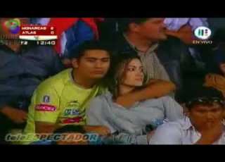  ال الي في ملاعب كره القدم