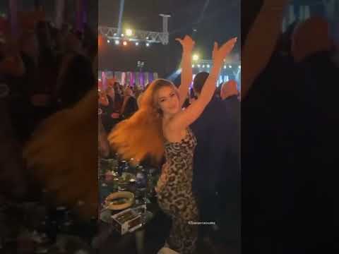 رقص الفنانة المتألقة عل اغنية والله بحبك موت وبحب برج الحوت