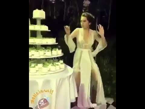 Neslihan Atagül Dancing With Her Husband Kadir Dogulu On Her Weeding Throw Back