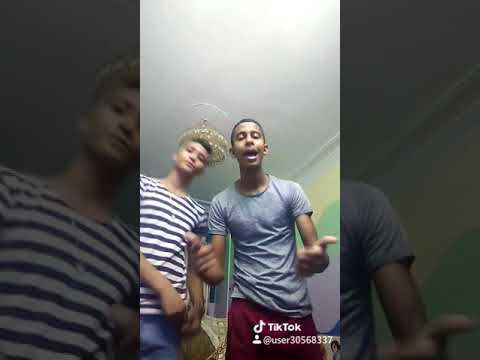 ماهي العبيطه هتخلف عيل عبيط متخلف