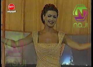  نوال الزغبي على دلعونا من مهرجان عاليه