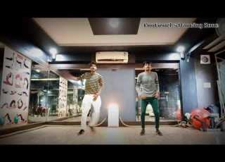 Burjkhalifa Laxmi Bomb Akshay Kumar Kiara Advani Nikita Gandhi Shashi DJ Kushi Gagan