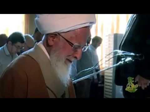 خشوع علماء الشيعة في الصلاة مقطع من صلاة العيد بإمام المرجع العارف آية الله الشيخ جوادي آملي
