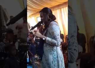  الفنانه مكارم بشير