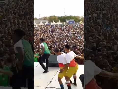 Kisima Majabala Show Jukwaani Yafulika Hatari Kisima Majabala Show Jukwaani Yafulika Hatari