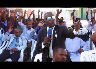  WANANCHI WAMNG OA MADARAKANI MWENYEKITI WA MTAA KISA MPIGA DILI AMEUZA ENEO LA ZAHANATI NA VIWANJA