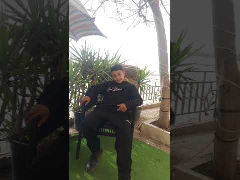 عايقه وانا بحبها رايقه قوي في نفسها