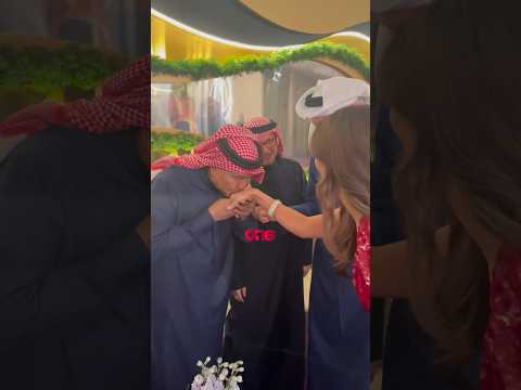 محمد عبده يقبل يد نانسي عجرم و عبدالمجيد عبدالله يبدي محبته لها