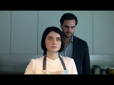 Behind Her Eyes Season 1 Episode 1 Explained One Meeting That Changes Everything