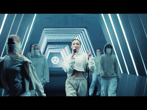 Alan Walker Daya Heart Over Mind Live Performance