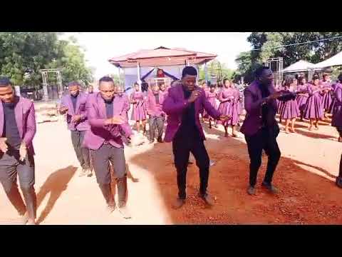 Aic Shinyanga Choir Nitaendelea Live