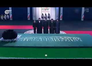 حضورعائلة مؤسس الجمهورية الإسلامية الإمام الخميني لإلقاء تحية الوداع للقائد الشهيد السيد علي خامنئي