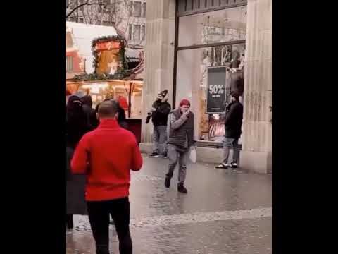 Avrupa Da Ezel Fon Müziği Eyşan Unutamıyorum Çalan Genç Herkesi Duygulandırıyor Ezel Jenerik