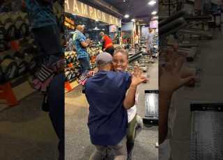  Surprise Kwa Malkia Karen Avalishwa Pete Gym Amwaga Machozi