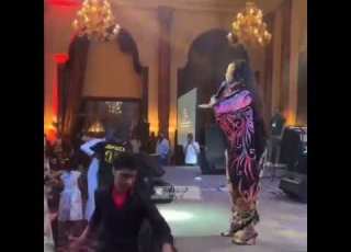  الفنانه هدى العربى و منذر حفله جديده ومميزة الدوحه