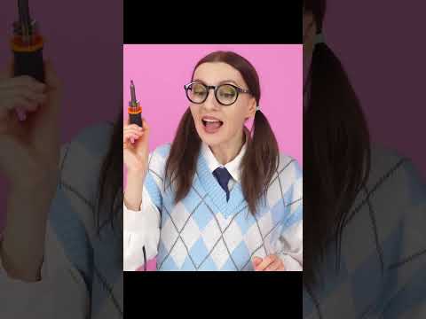 メガネをかけた女の子がドレスを描きます Megane O Kaketa Onna No Ko Ga Doresu O Egakimasu