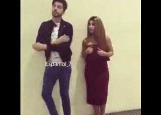 رافعه حاجبها ومحد عاجبها