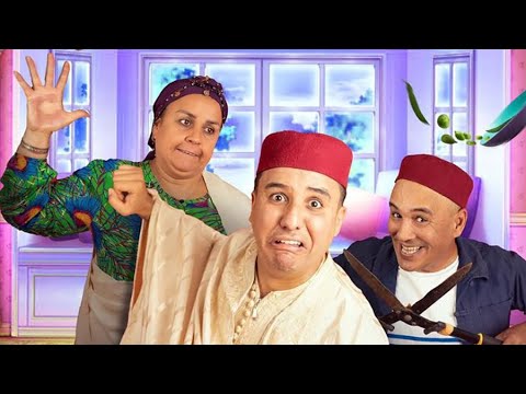 أكرم ووالدته راضية يقدمان مسرحية أحلى عيله