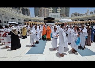 Makkah Streets Live 17 May 2026 Hajj Started Huge Crowd In Masjid Al Haram Easy Hajj Tips