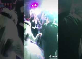 احمد شيبه من فرح حمو بيكا يغني آه لو لعبت يا زهره ولع الفرح