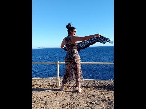 الست المصريه لما بتعمل ناصحه علي البحر