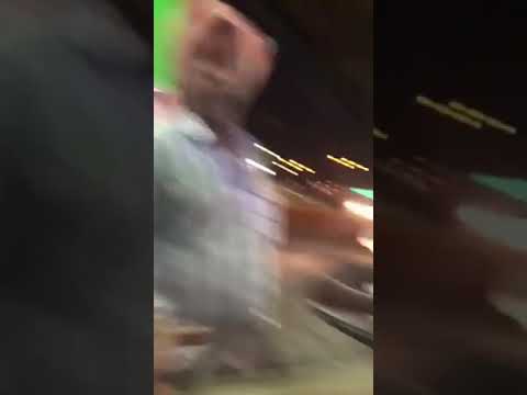 شخص سعودي يستعبط ويتمسخر ع عامل في محطة البنزين شي يقهر حسبي الله ونعم الوكيل عليه وعلى امثاله