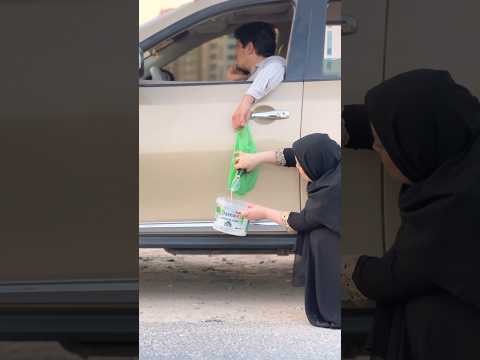 تسرقو للزلمه هوها يتكلم بلهاتف