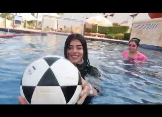  زينب ياجماعه قبلت التحدي وبتغطس بس غرقت ف الاخر