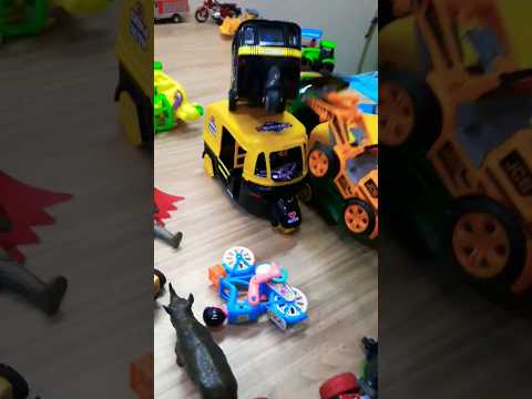 Auto Rickshaw Crushed By Jcb Shorts Auto Jcb Gadiw